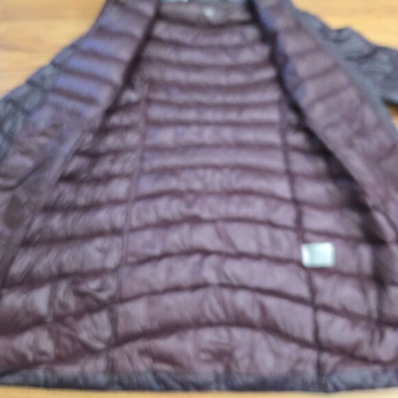 Uniqlo Ultra-Light Down Puffer Jacket Womens M Hooded Packable Longer Plum cubes - Picture 11 of 14